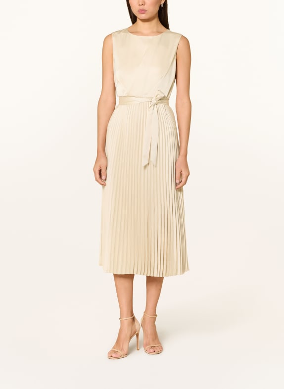 comma Robe en satin plissé CRÈME