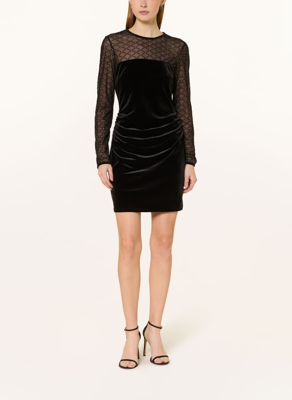 Phase Eight Samtkleid AMBEROSE mit Schmucksteinen SCHWARZ