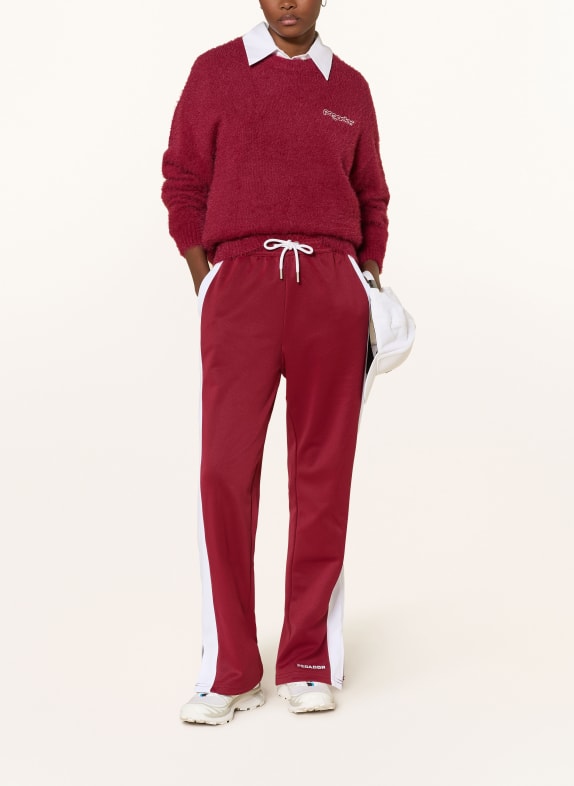 PEGADOR Trackbroek MARTERA met galonstrepen DONKERROOD / WIT