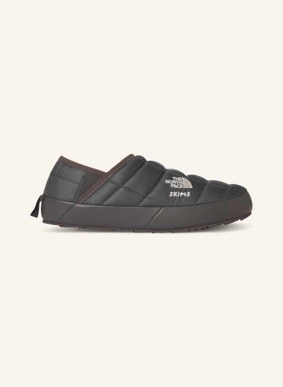 THE NORTH FACE x SKIMS THERMOBALL™ TRACTION slippers T8M SK Gunmetal-SK Gunmetal