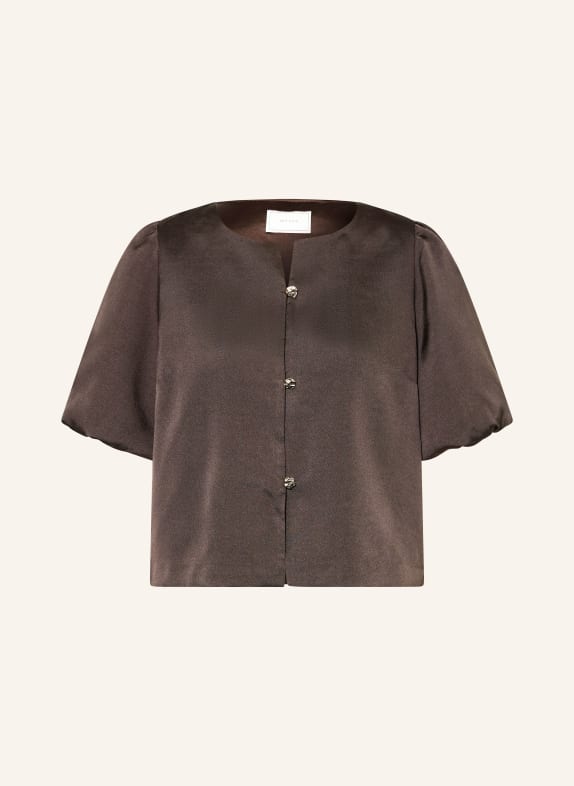 NEO NOIR Satinová halenka AISA TMAVĚ HNĚDÁ