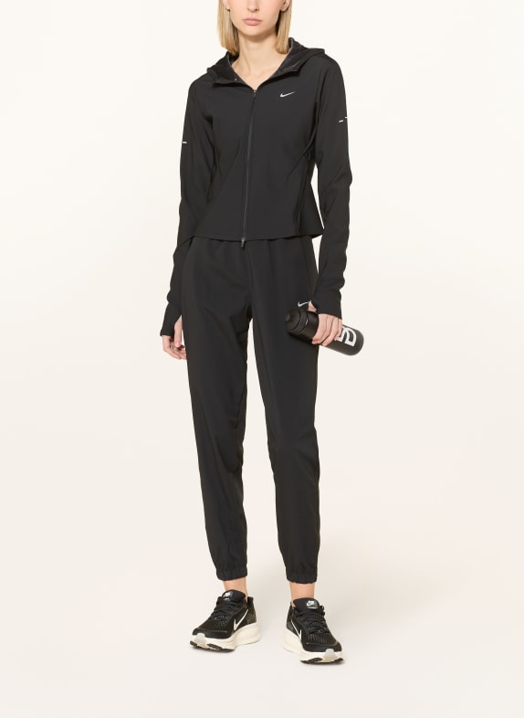 Nike Softshell-hardloopjas SWIFT ZWART