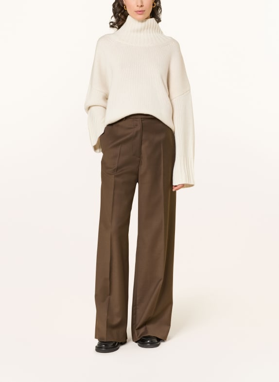 SOFT GOAT Trui met col van kasjmier ECRU