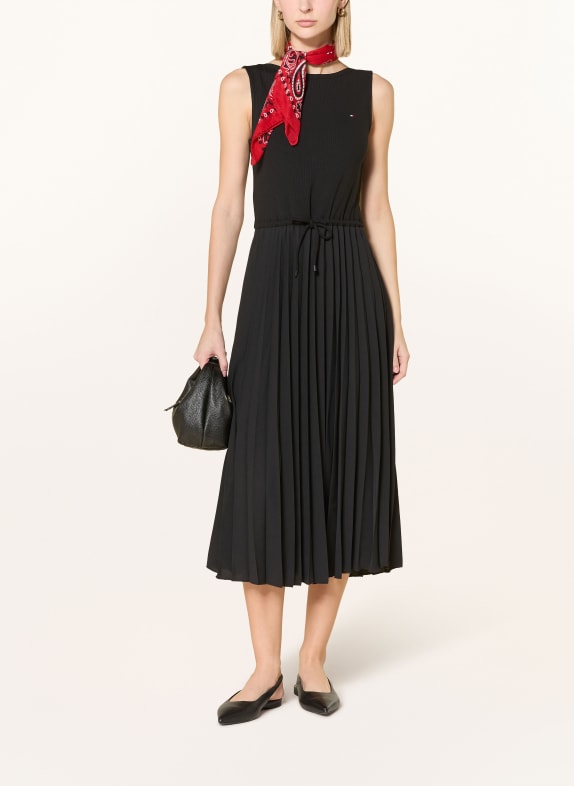 TOMMY HILFIGER Kleid im Materialmix mit Plissees SCHWARZ