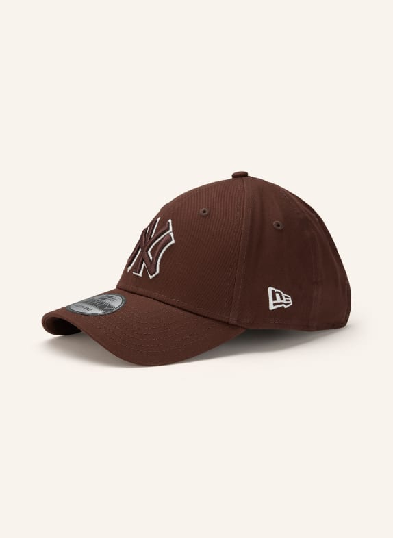 NEW ERA Cap OUTLINE 9FORTY® DUNKELBRAUN