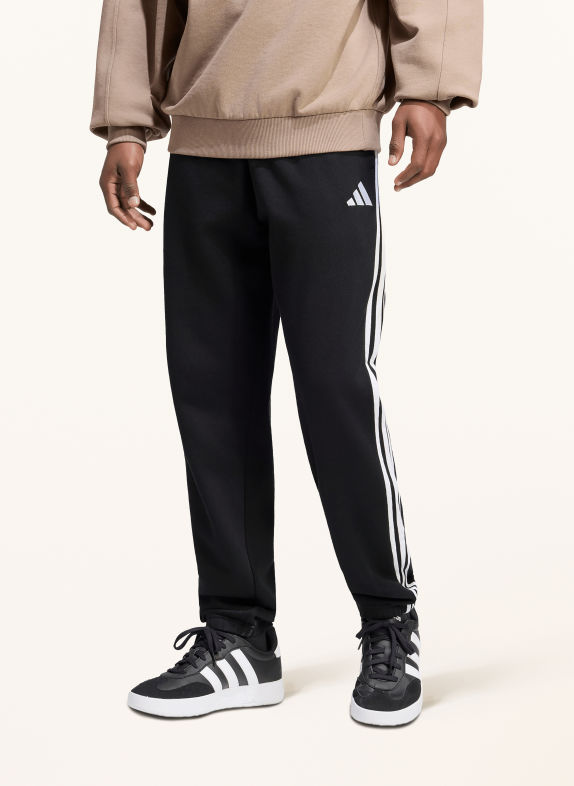 adidas Sweatpant ESSENTIALS 3-STRIPES ZWART / WIT