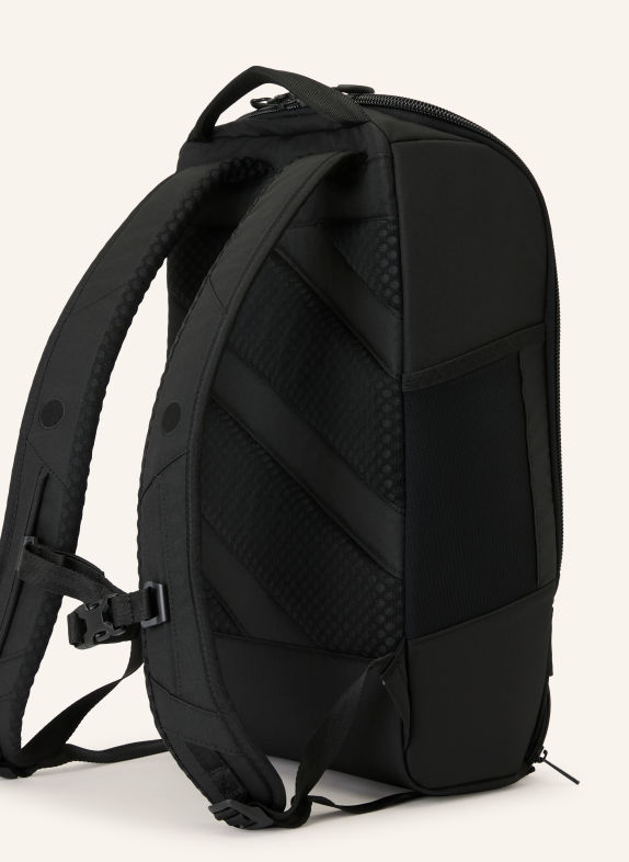 pinqponq Batoh CUBIK MEDIUM s přihrádkou na notebook ČERNÁ