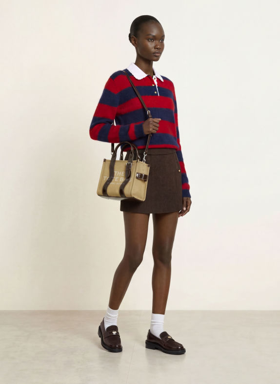 MARC JACOBS Kabelka přes rameno THE WAVY CANVAS SMALL TOTE BAG VELBLOUDÍ / TMAVĚ HNĚDÁ
