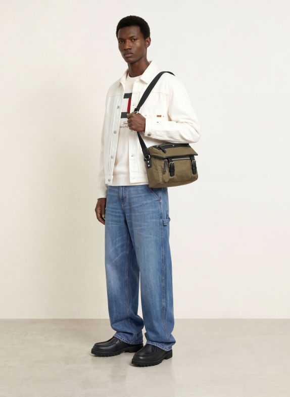 TOMMY HILFIGER Umhängetasche KHAKI / SILBER / SCHWARZ