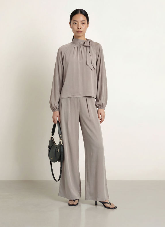 NEO NOIR Schluppenbluse SALINE aus Satin TAUPE