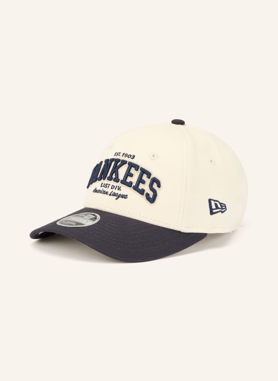 NEW ERA Cap 9FORTY® M-CROWN ECRU / DUNKELBLAU