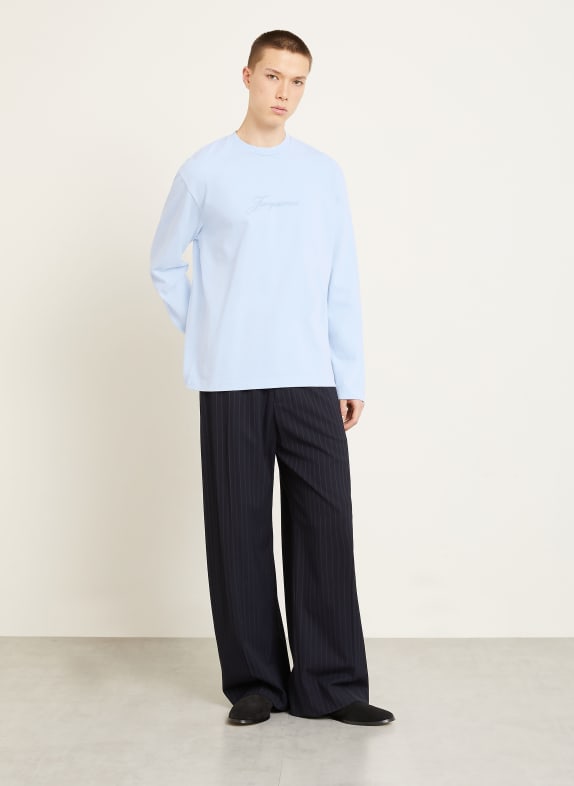 JACQUEMUS Dlouhé rukávy LE TSHIRT PIGMENTO TMAVĚ MODRÁ