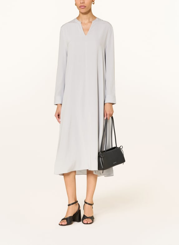 Alcidia da Veiga robe en soie GRIS CLAIR