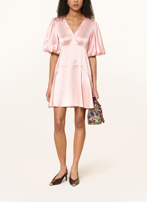 MRS & HUGS robe en satin ROSE CLAIR