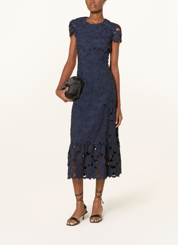 Phase Eight Šaty s krajkou LEILANI TMAVĚ MODRÁ