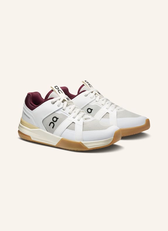 On Tennis shoes THE ROGER CLUBHOUSE PRO WHITE / CREAM