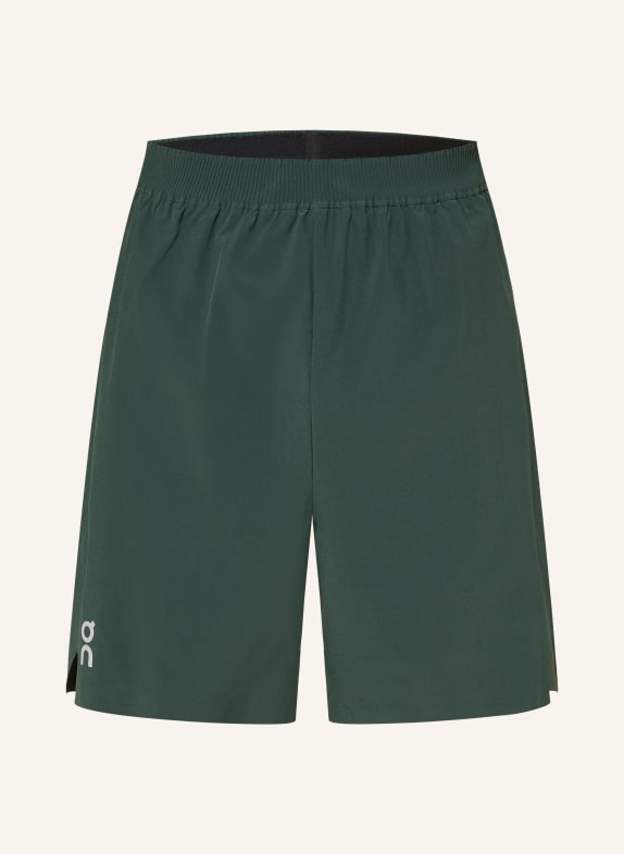 On 2-in-1-trainingsshort TRAIN GROEN