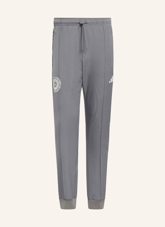 adidas Pantalon de survêtement MERCEDES - AMG PETRONAS FORMULA 1 TEAM SILVER ARROWS ICON TAUPE / CRÈME