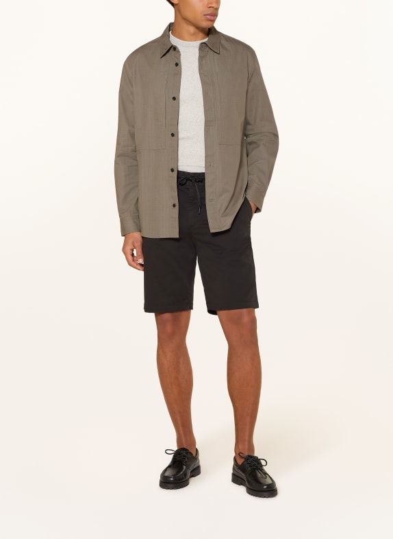BOSS Chinoshorts med avsmalnande passform SVART