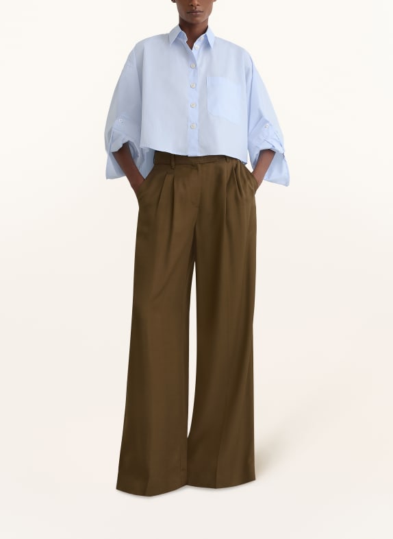 REISS SOLENGE-bluse med 3/4-ærmer LYSEBLÅ