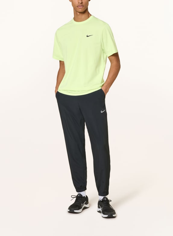 Nike T-shirt HYVERSE LICHTGROEN / ZWART