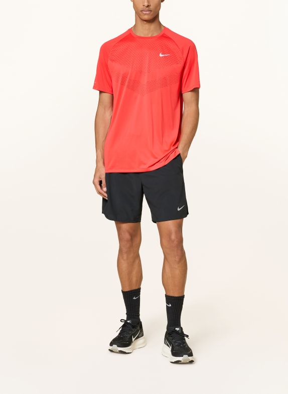 Nike Hardloopshirt STRIDE ROOD / GRIJS