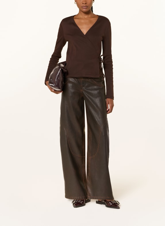 BAUM UND PFERDGARTEN JOVINA-shirt met lange mouwen in wikkelstijl MARRON FONCÉ