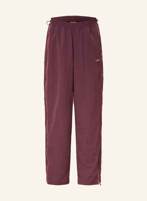 GYMSHARK Pantalon de survêtement TO FROM ROUGE FONCÉ / ROUGE CLAIR