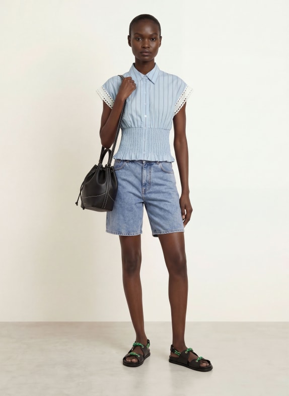 CLAUDIE PIERLOT Hemdbluse mit Lochspitze und Rüschen HELLBLAU / DUNKELBLAU / WEISS