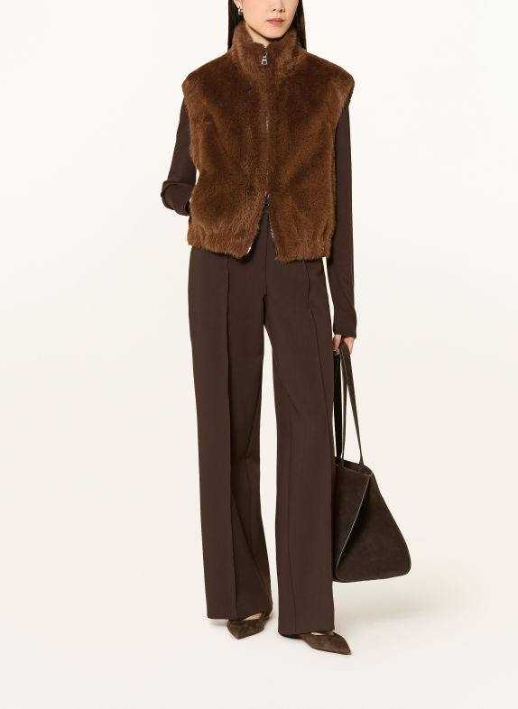 BLONDE No.8 Veste sans manches en fausse fourrure LENI MARRON
