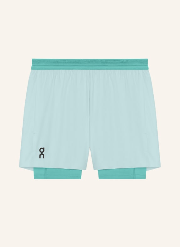 On 2-in-1 hardloopshort PERFORMANCE LICHTBLAUW