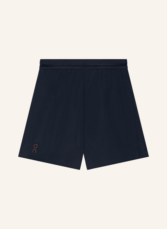 On 2-in-1 hardloopshort PERFORMANCE DONKERBLAUW
