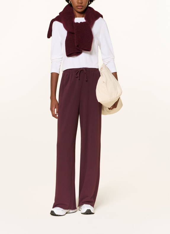 American Vintage Joggingbroek ATUBAY DONKERROOD