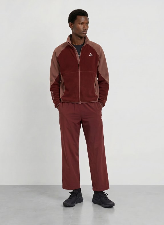 Nike Fleecejas ACG "WOLF TREE" DONKERROOD / VIEUX ROSE / WIT