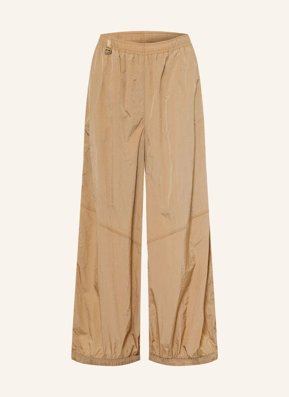 Nike Trainingshose SPORTSWEAR BEIGE / WEISS