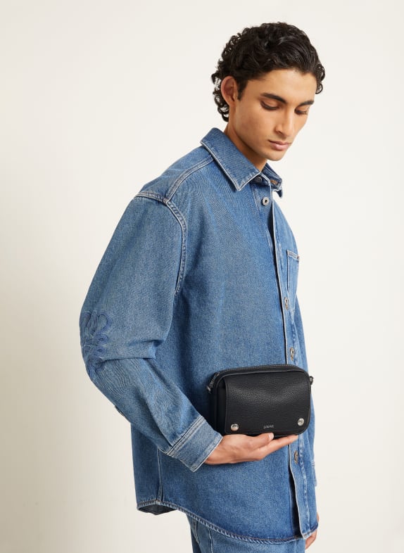 LOEWE Kabelka přes rameno PEBBLE SMALL ČERNÁ
