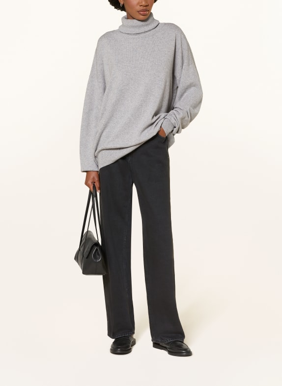 by Aylin Koenig Oversized coltrui GIA LICHTGRIJS
