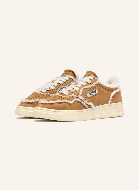 AUTRY Sneakers MEDALIST LOW GX CAMEL