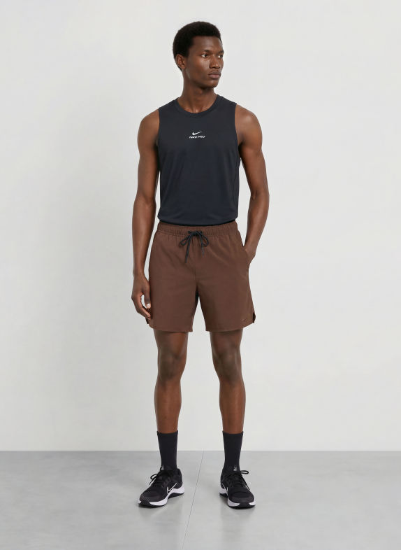 Nike UNLIMITED Training shorts DARK BROWN