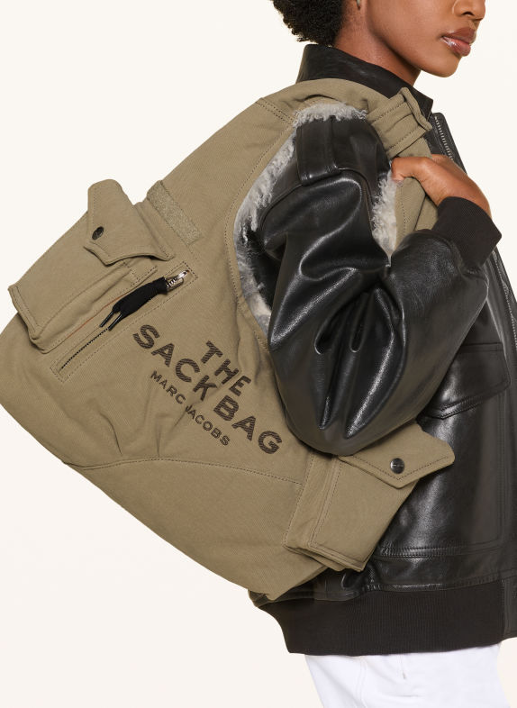 MARC JACOBS Skuldertaske THE SACK BAG OLIVEN / SØLV / SORT