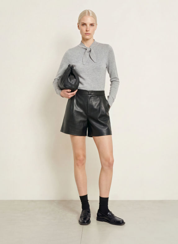 Rich & Royal Shorts i läderlook SVART