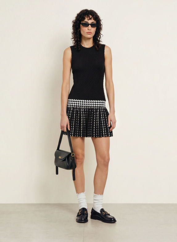 SANDRO Jerseykleid mit Plissees SCHWARZ / WEISS