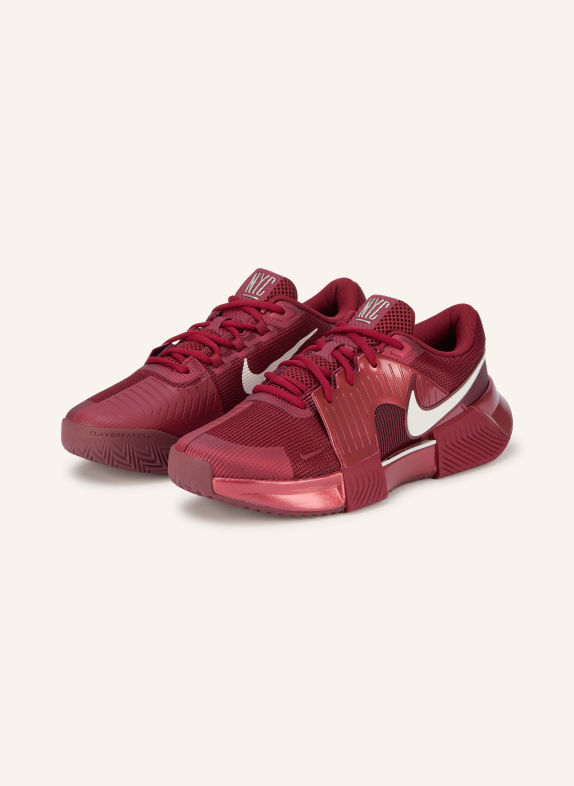 Nike Tennisschoenen ZOOM GP CHALLENGE 1.5 PREMIUM DONKERROOD / GRIJS / WIT