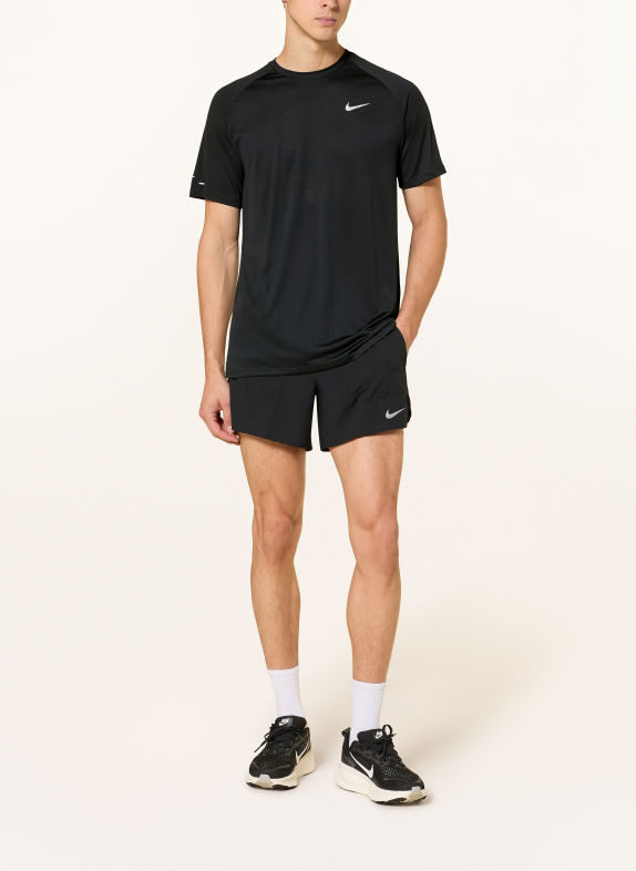 Nike Trainingsshirt STRIDE ZWART