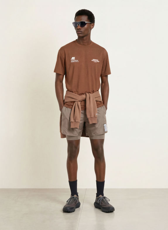 another COTTON LAB T-Shirt DUNKELBRAUN / WEISS