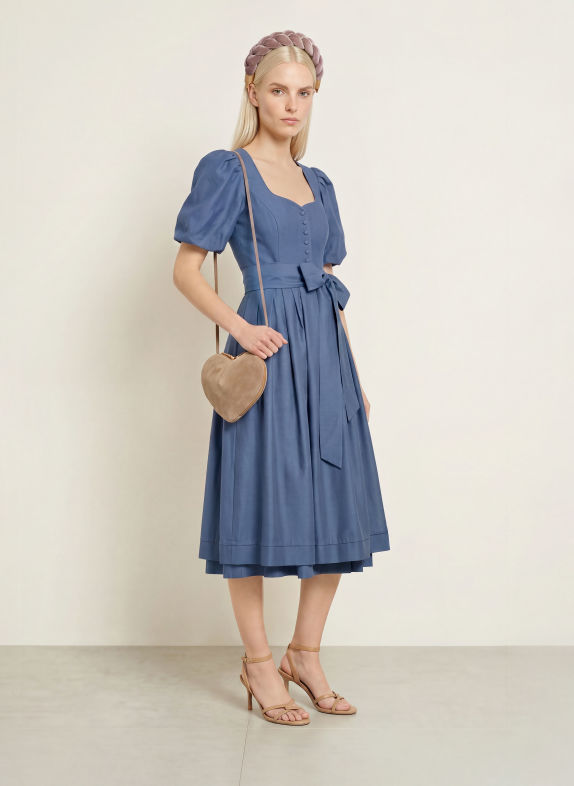 Heimatglück Tracht Leinendirndl EVI HELLBLAU