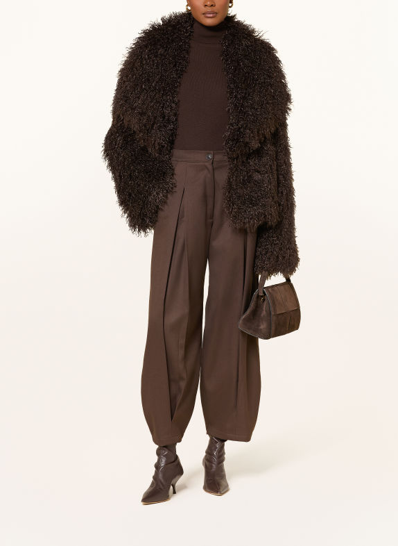 Source Unknown Hose MIKA DUNKELBRAUN