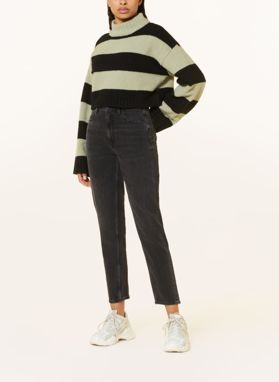 GUESS Mom Jeans