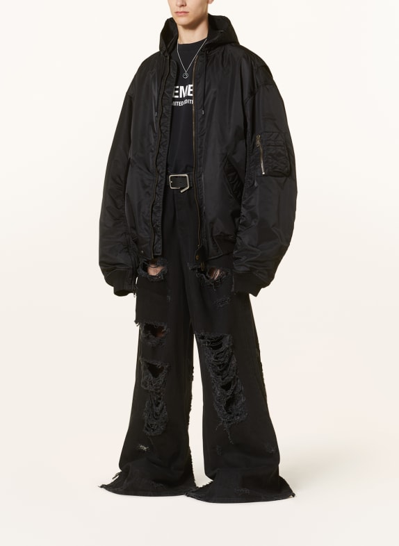 VETEMENTS Destroyed Jeans Regular Fit