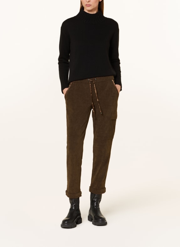 Buena Vista Corduroy trousers in jogger style